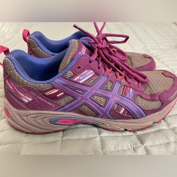 ASICS gel venture 5 running shoes, great condition, minor signs of wear. Size 9 - Picture 4 of 7